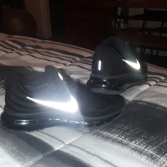 Nike Air Max - Picture 2 of 2